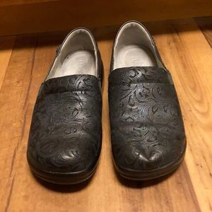 Alegria shoes size 38